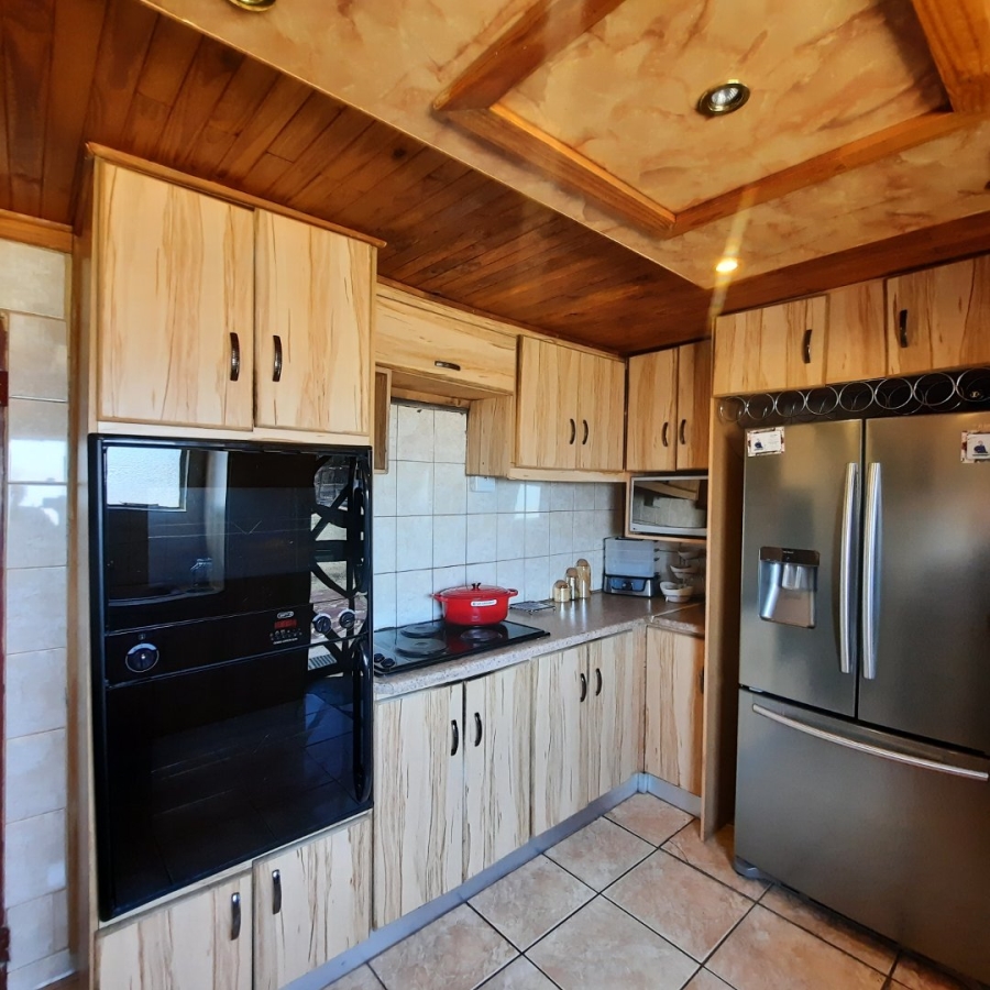 4 Bedroom Property for Sale in Lakeview Free State